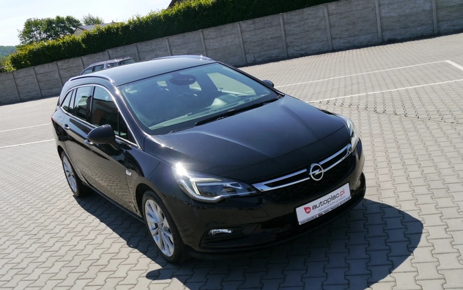 Opel Astra cena 39900 przebieg: 73000, rok produkcji 2016 z Elbląg małe 301